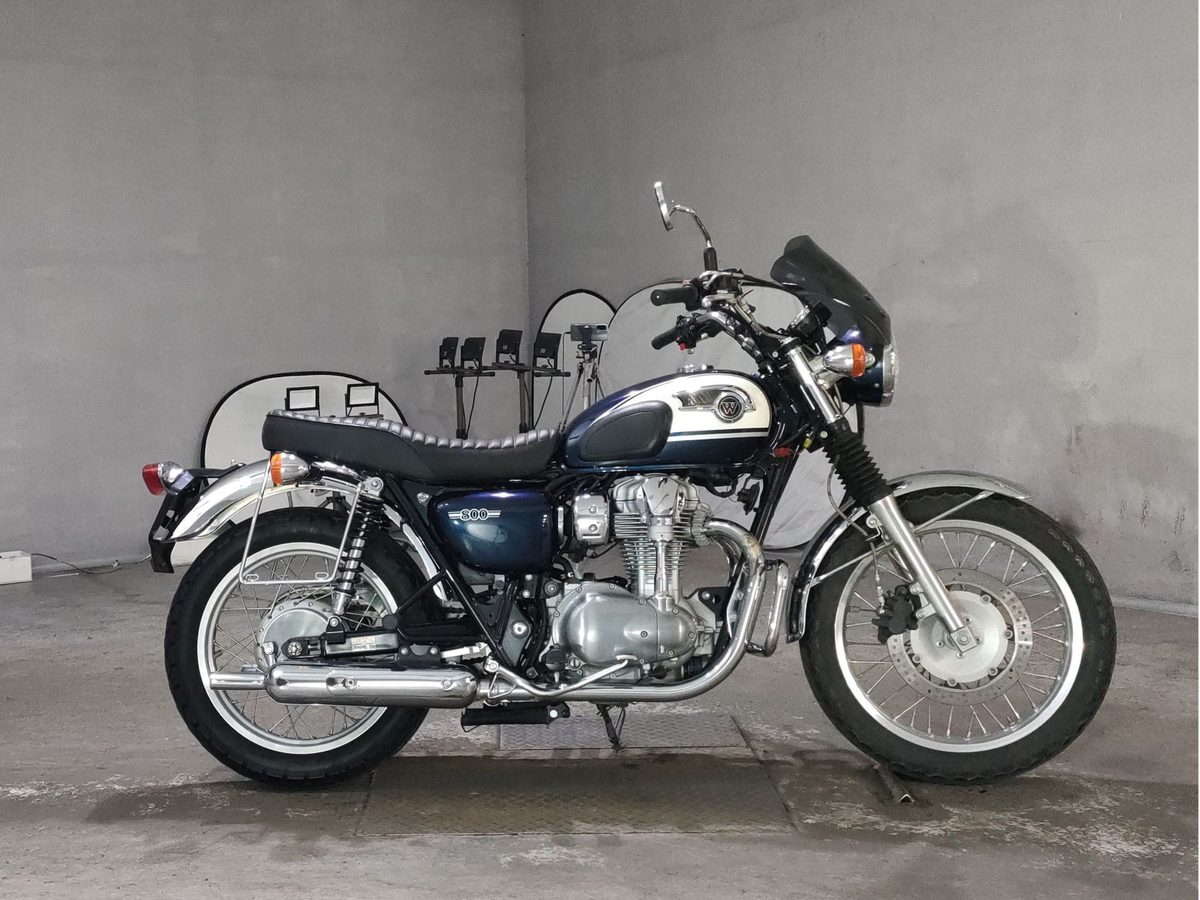 Kawasaki W800 1-го поколения (EJ800A), 2015 год Kawasaki W800 1-го поколения (EJ800A), 2015 год