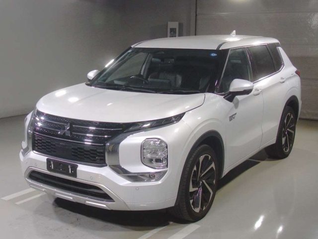 Mitsubishi Outlander PHEV (GN0W), 2022 год