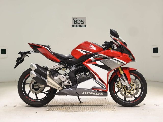 Honda CBR250RR (MC51) Honda CBR250RR (MC51)